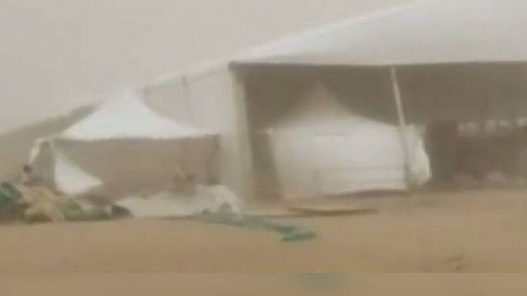 गुजरात में उड़े PM मोदी की रैली के टेंट