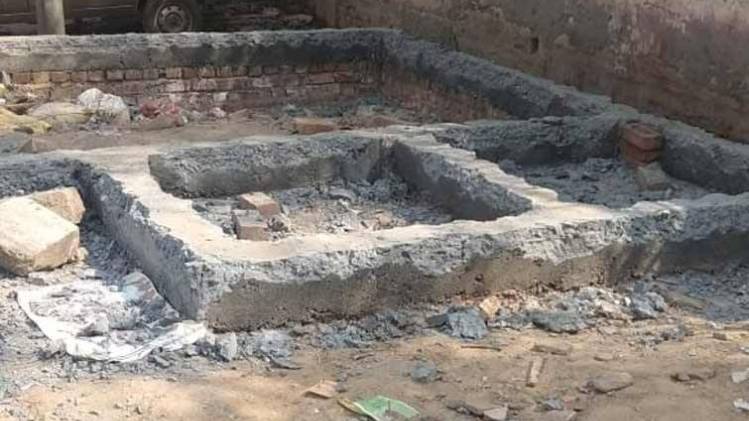 दिल्ली के मोहल्ला क्लिनिक को तोड़े जाने के बाद इसी तस्वाीर को CM केजरीवाल ने रिट्वीट किया 