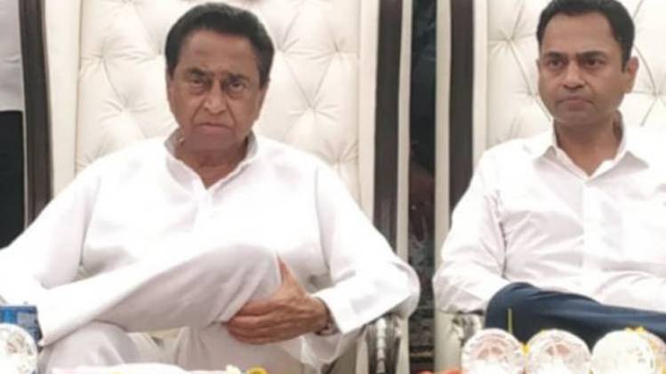 मुख्यमंत्री कमलनाथ और उनके बेटे नकुलनाथ (फोटो-इंडिया टुडे आर्काइव)