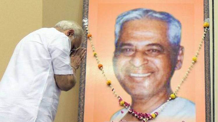 एक्सक्लूसिव इंटरव्यू में प्रधानमंत्री नरेंद्र मोदी ने वकील साहब का जिक्र किया (फोटो-PMindia)