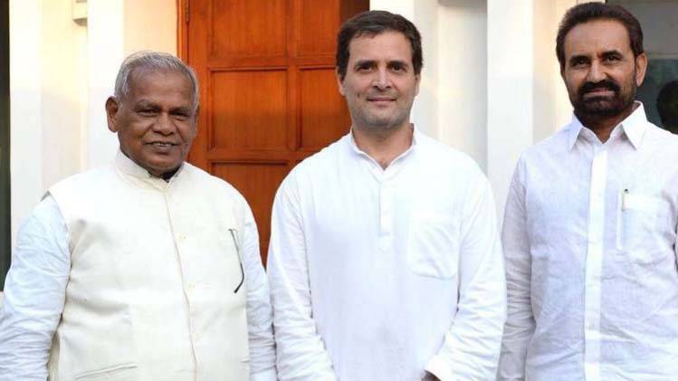 राहुल गांधी और शक्ति सिंह गोहिल के साथ जीतन राम मांझी (File Photo- ANI)