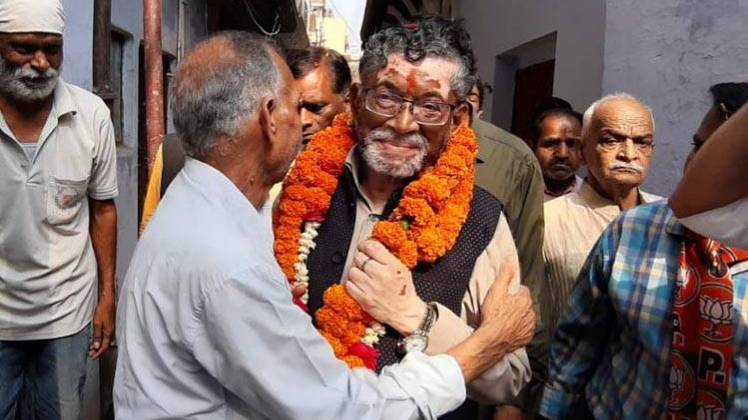 बीजेपी सांसद संतोष गंगवार 