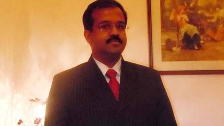 बीजेपी नेता पर जूता फेंकने वाला शख्स आयकर विभाग की जांच का सामना कर रहा है