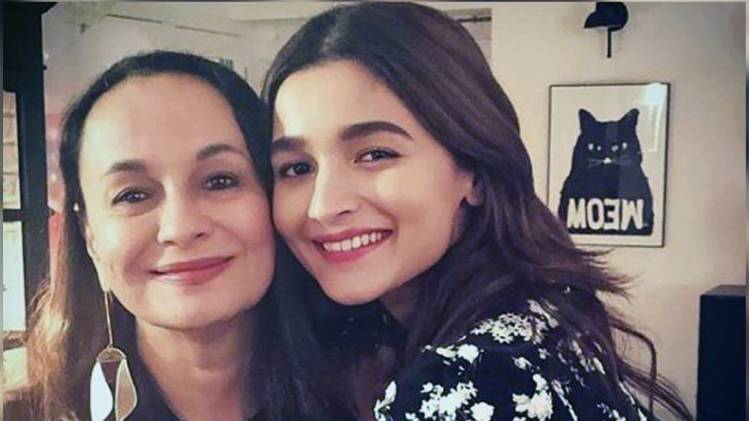 आल‍िया भट्ट संग सोनी राजदान 