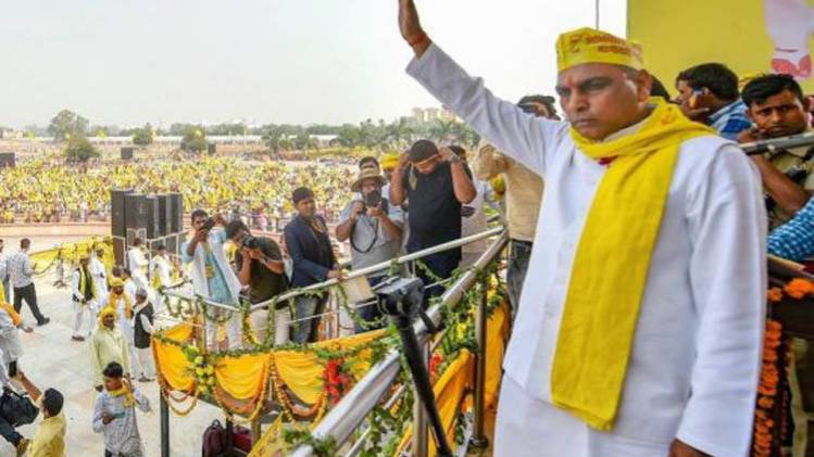 सुहेलदेव भारतीय समाज पार्टी के अध्यक्ष ओमप्रकाश राजभर (PTI)