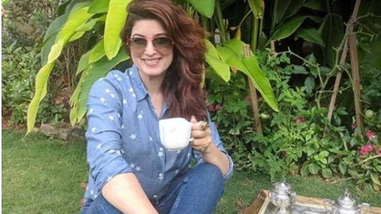 ट्विंकल खन्ना ने अक्षय कुमार से शादी के बाद एक्टिंग करना छोड़ दिया है. 