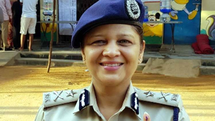 पुल‍िस ने भी क‍िया मतदान का प्रयोग (Photo:ANI)