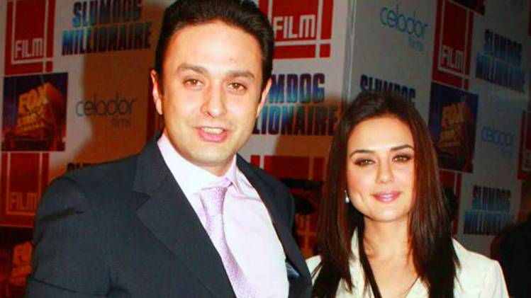 प्रीत‍ि ज‍िंटा- नेस वाड‍िया 