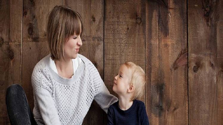 बेस्ट मॉम बनने की खास टिप्स, बच्चों पर जरूर आजमाएं यह फॉर्मूला