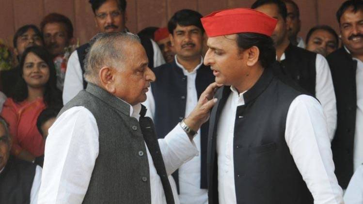 मुलायम सिंह यादव और अखिलेश यादव