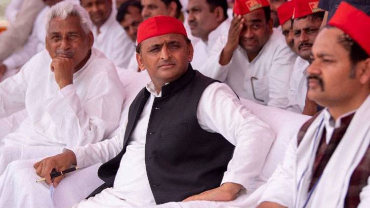 आजमगढ़ सीट से चुनाव लड़ रहे हैं समाजवादी पार्टी के राष्ट्रीय अध्यक्ष अखिलेश यादव