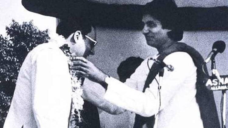 राजीव गांधी के साथ अमिताभ बच्चन (फाइल)