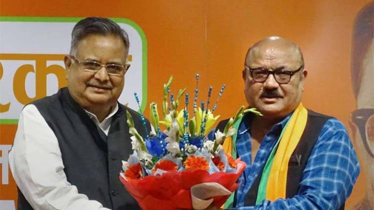 रमन सिंह के साथ अरुण बक्शी 