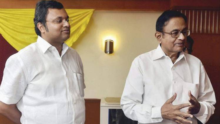 पी चिदंबरम और उनके बेटे कार्ति चिदंबरम की गिरफ्तारी पर रोक