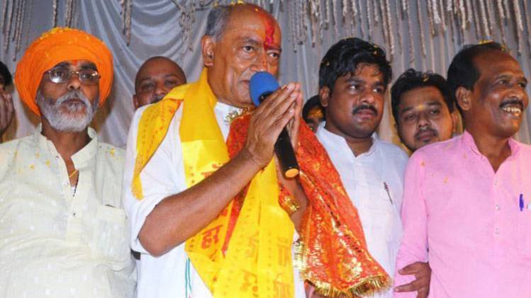 भोपाल से कांग्रेस प्रत्याशी दिग्विजय सिंह (फाइल फोटो-ट्विटर)