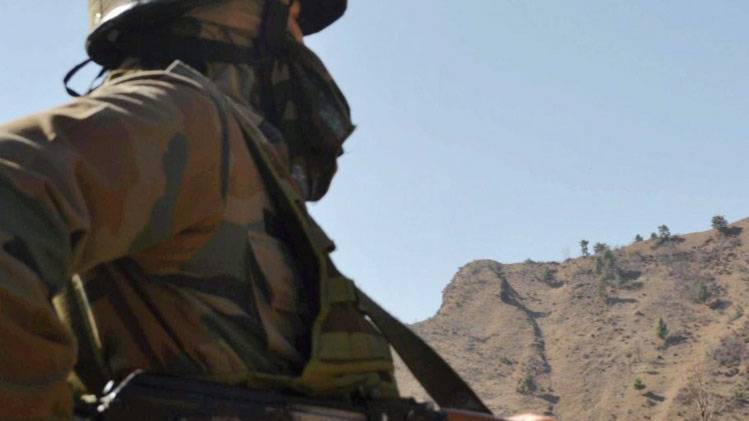 हाई अलर्ट पर भारतीय सेना (फाइल फोटो-PTI)