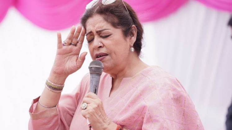 चंडीगढ़ में एक चुनावी रैली में बीजेपी प्रत्याशी किरण खेर (फोटो-twitter/@KirronKherBJP)