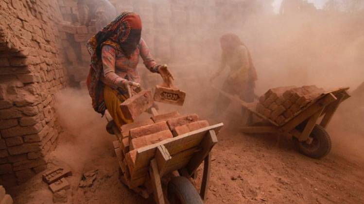 1 मई का दिन मजदूर दिवस के रूप में मनाया जाात है (PTI)