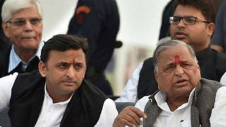 अखिलेश यादव- मुलायम सिंह (फाइल फोटो)