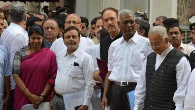 रिजल्ट आने से पहले विपक्षी दलों में बढ़ी बेचैनी (फोटो-ट्विटर)