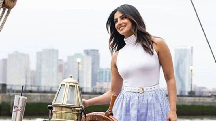  प्रियंका चोपड़ा