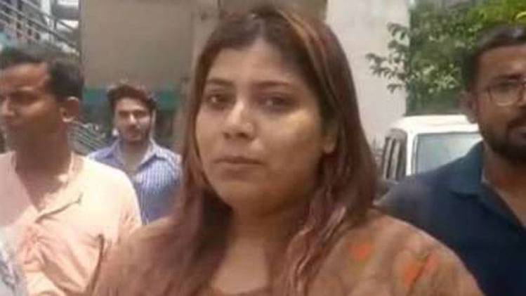 ममता बनर्जी का विवादित फोटो शेयर करने वाली प्रियंका शर्मा