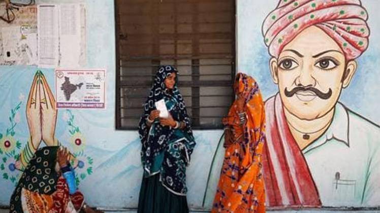 जयपुर में कांग्रेस और बीजेपी भीतरघात के समस्या से उलझ रही हैं. 