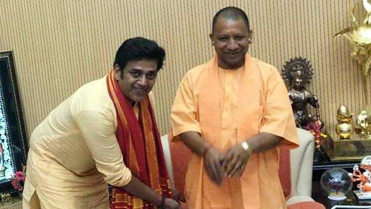 योगी आदित्यनाथ और रवि किशन
