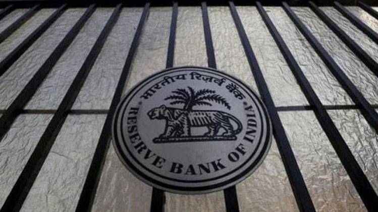 KYC के लिए आधार का उपयोग कर सकते हैं बैंक