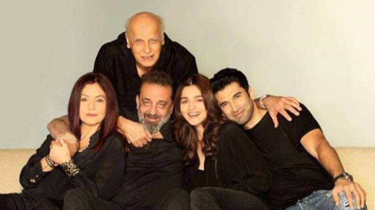 सड़क 2 की टीम