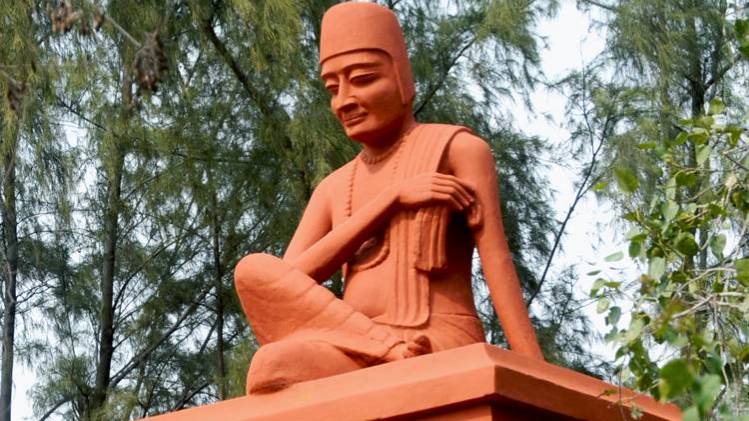 महाकवि सूरदास की प्रतिमा [ सौजन्यः brajdiscovery.org ]