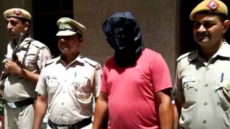 दिल्ली के पंजाबी बाग में लूट