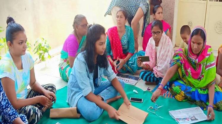 13 साल की बंसरी दे रही है महिलाओं को रोजगार 