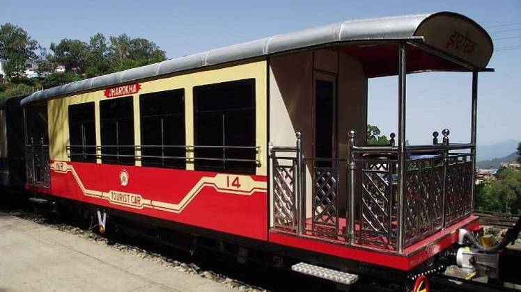 झरोखा में चार्टर सीटों की शुरुआत (फोटो- सिद्धार्थ तिवारी)