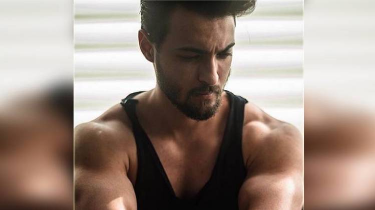 आयुष शर्मा