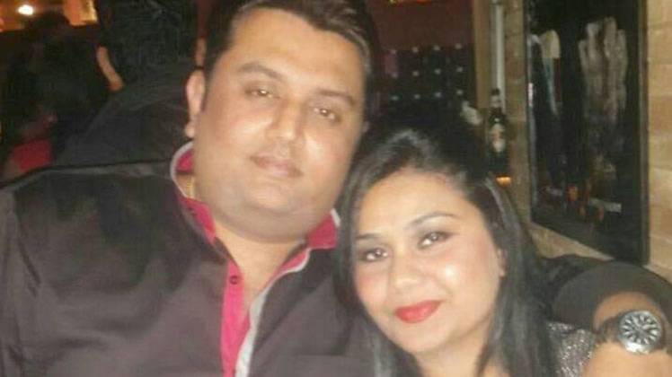 मृतक अमित कोचर अपनी पत्नी के साथ (फाइल फोटो)