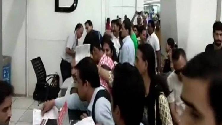 कन्फर्म टिकट बावजूद एयर इंडिया ने नहीं दिया बोर्डिंग पास