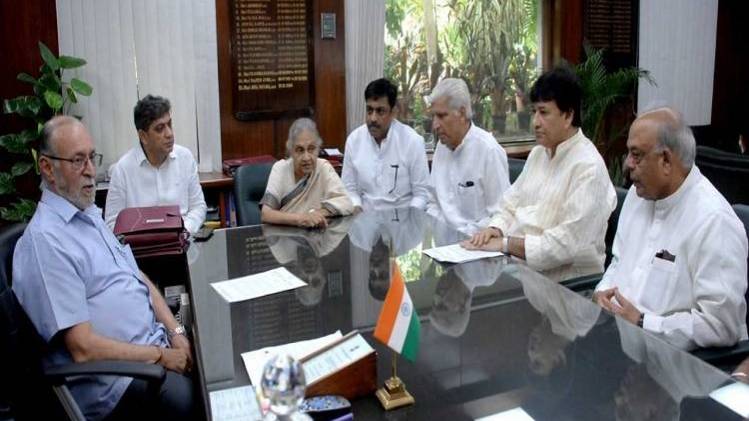 दिल्ली के उपराज्यपाल के साथ कांग्रेस प्रतिनिधमंडल की बैठक