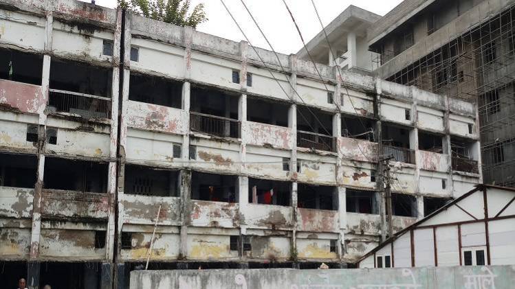DMCH अस्पताल की जर्जर इमारत (फोटो-रोहित)