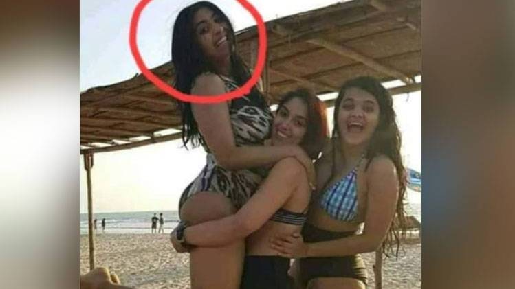 सोशल मीडिया पर वायरल हो रही तस्वीर