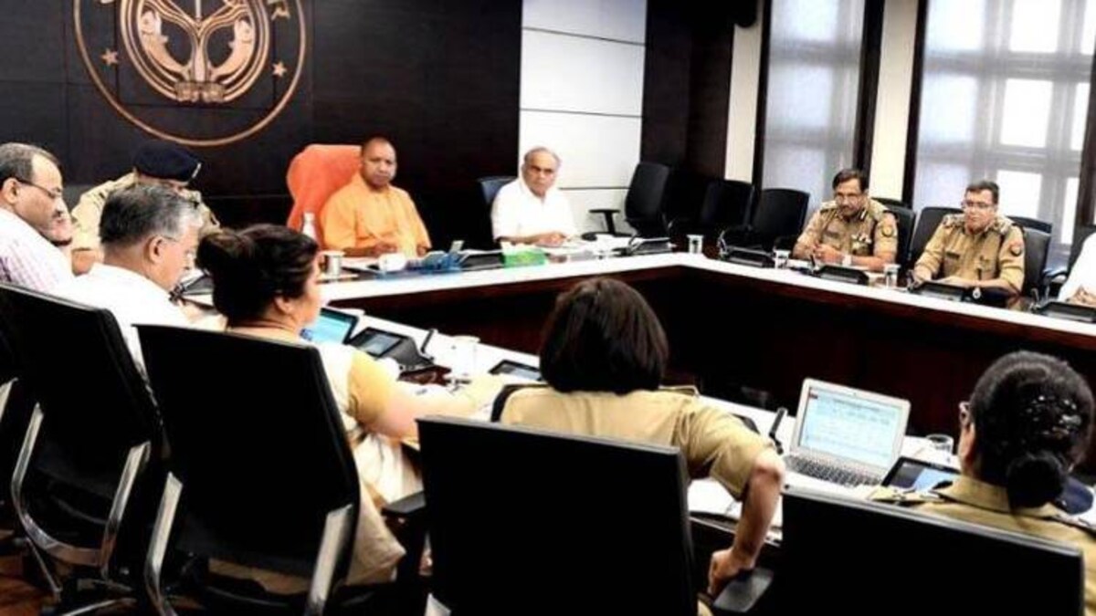 महिलाओं के खिलाफ UP में बढ़े अपराध, योगी ने 4 महिला ADG को सौंपा रोकने का जिम्मा - up womens crime cm yogi adityanath law and order monitoring womens ips adg tpt - AajTak