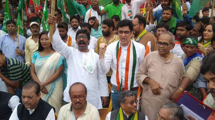 झारखंड में महागठबंधन: JMM नेता हेमंत सोरेन और कांग्रेस के अजय कुमार (फाइल-फोटो)