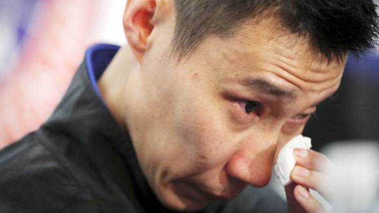 प्रेस कॉन्फ्रेंस के दौरान ली (AP)