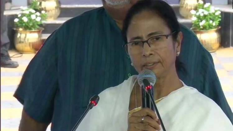 पश्चिम बंगाल की सीएम ममता बनर्जी (फोटो-ANI)