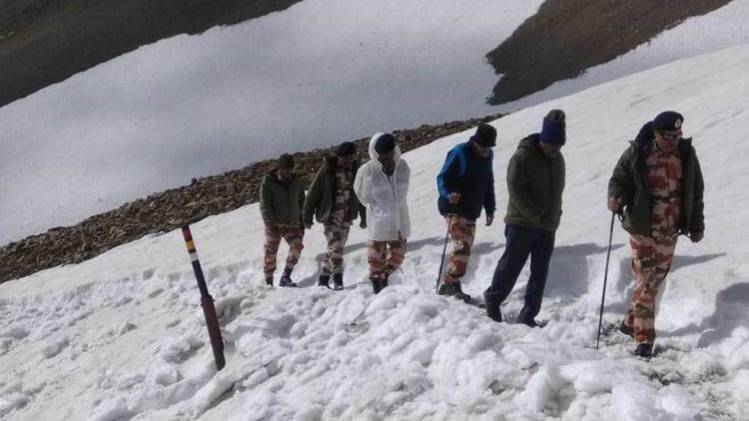 फुट ट्रैक की स्थिति का जायजा लेते ITBP डीजी