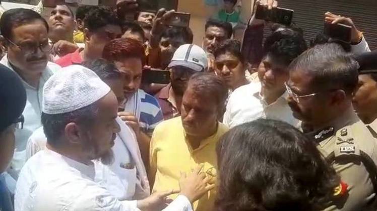 पलायन की सूचना पर आला अधिकारी मौके पर जा पहुंचे (फोटो- उस्मान)