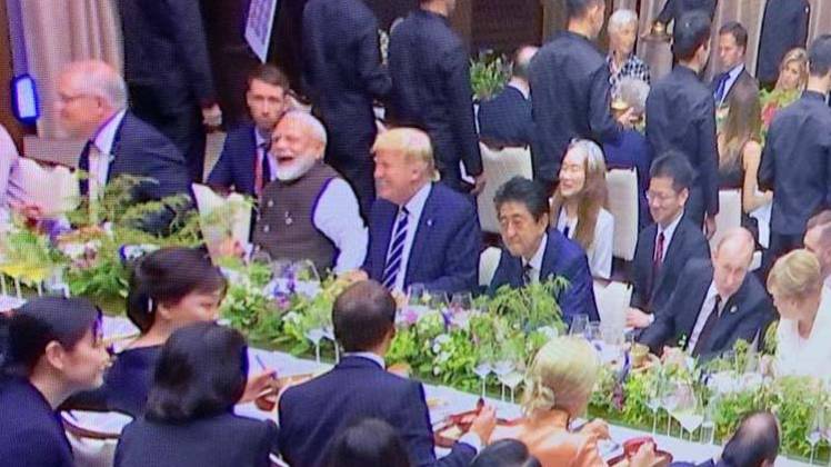 ओसाका में प्रधानमंत्री नरेंद्र मोदी के साथ राष्ट्रपति डोनाल्ड ट्रंप (तस्वीर- ट्विटर)