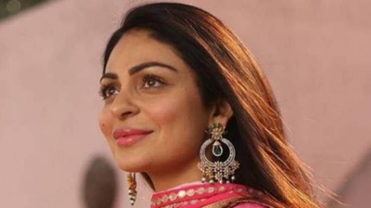 नीरू बाजवा