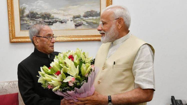 पीएम मोदी के साथ प्रणब मुखर्जी