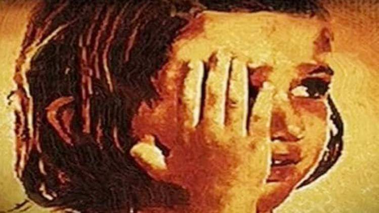 बच्चियों के साथ दुष्कर्म (प्रतीकात्मक फोटो)